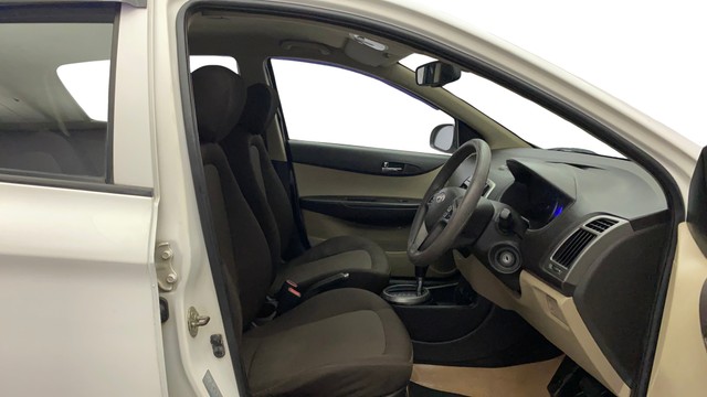 Second-hand 2012 Hyundai i20 Sportz AT 1.4 for sale in Kochi-15