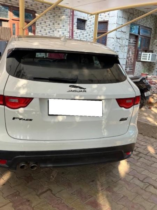 Jaguar F-Pace Prestige 2.0 AWD Second-hand 2018 Jaguar F-Pace Prestige 2.0 AWD for sale in Noida-5