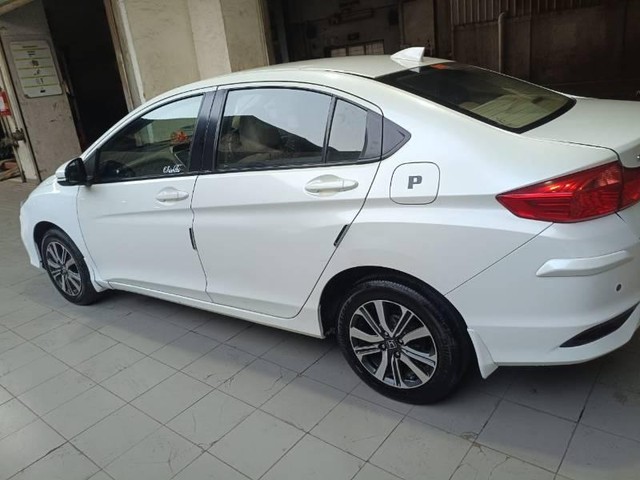 Second-hand 2018 Honda City i-VTEC SV for sale in Raigad-3