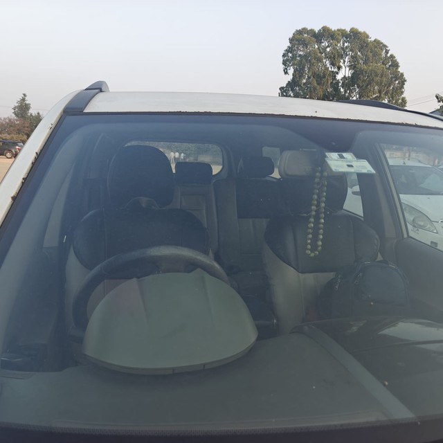 Second-hand 2013 Mahindra XUV500 W8 FWD for sale in Hyderabad-3