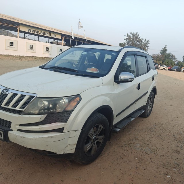 Second-hand 2013 Mahindra XUV500 W8 FWD for sale in Hyderabad-4