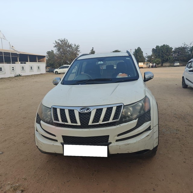 Second-hand 2013 Mahindra XUV500 W8 FWD for sale in Hyderabad-2