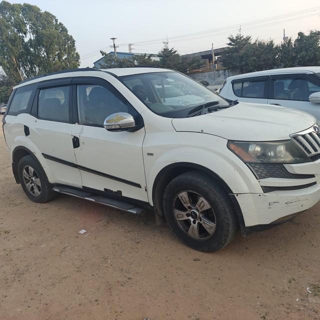 Second-hand 2013 Mahindra XUV500 W8 FWD for sale in Hyderabad-5