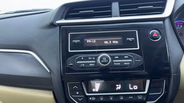 Second-hand 2016 Honda Amaze VX CVT i-VTEC for sale in Hyderabad-30