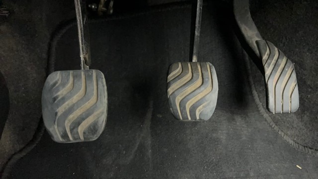 Second-hand 2017 Renault KWID RXT for sale in Ahmedabad-14