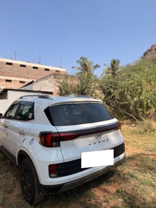 Second-hand 2025 Hyundai Venue S Plus for sale in Bagalkot-3