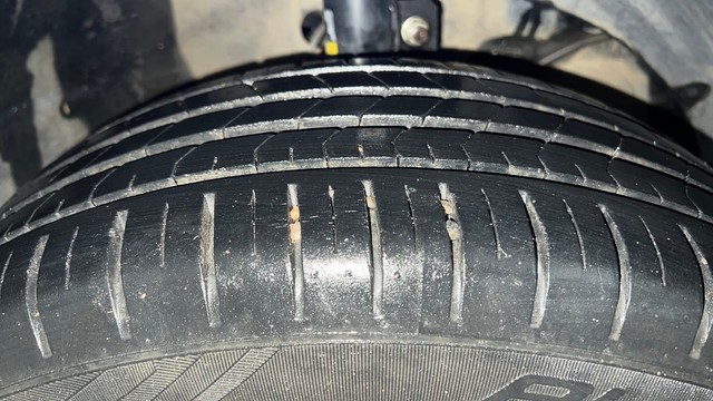 Second-hand 2016 Maruti Suzuki Baleno Zeta Diesel for sale in Lucknow-35