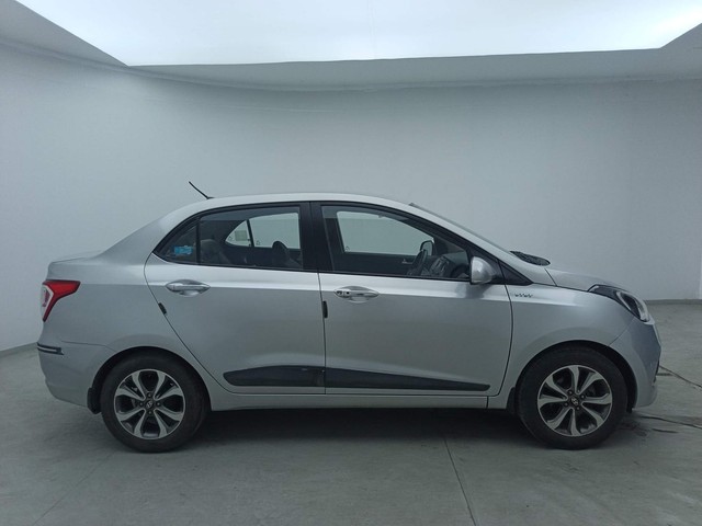 Second-hand 2016 Hyundai Xcent Petrol for sale in Visakhapatnam-2