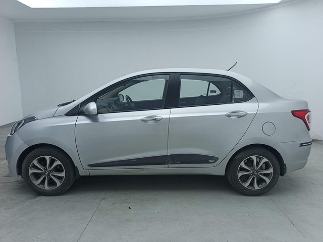 Second-hand 2016 Hyundai Xcent Petrol for sale in Visakhapatnam-6