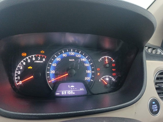 Second-hand 2016 Hyundai Xcent Petrol for sale in Visakhapatnam-13