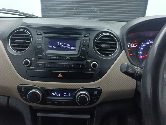 Second-hand 2016 Hyundai Xcent Petrol for sale in Visakhapatnam-30