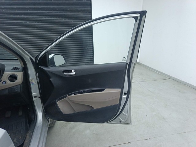 Second-hand 2016 Hyundai Xcent Petrol for sale in Visakhapatnam-16