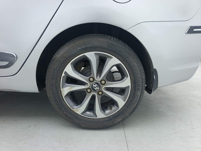 Second-hand 2016 Hyundai Xcent Petrol for sale in Visakhapatnam-19