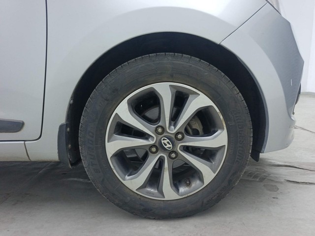 Second-hand 2016 Hyundai Xcent Petrol for sale in Visakhapatnam-17