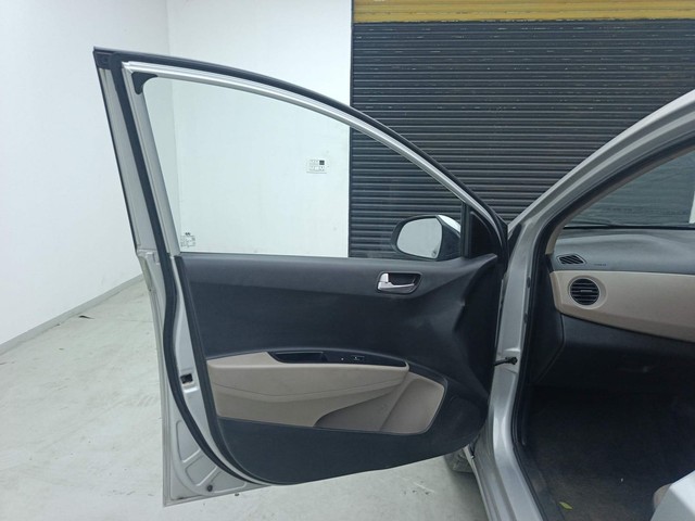 Second-hand 2016 Hyundai Xcent Petrol for sale in Visakhapatnam-36