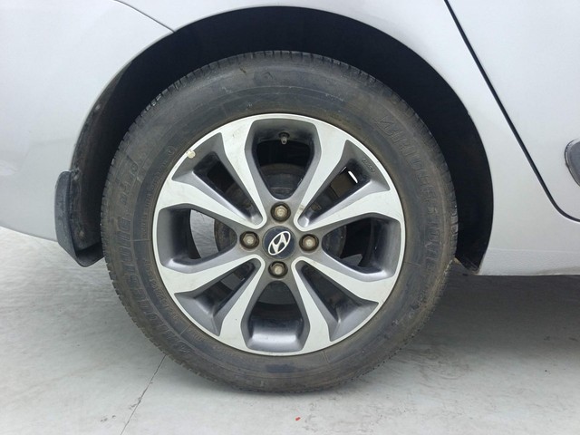 Second-hand 2016 Hyundai Xcent Petrol for sale in Visakhapatnam-18