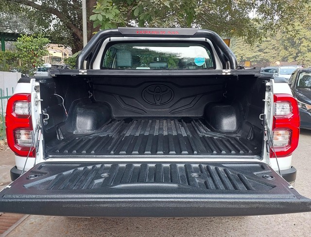 Second-hand 2023 Toyota Hilux High AT BSVI for sale in New Delhi-12