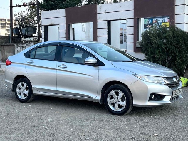 Second-hand 2014 Honda City i DTEC V for sale in Surat-2