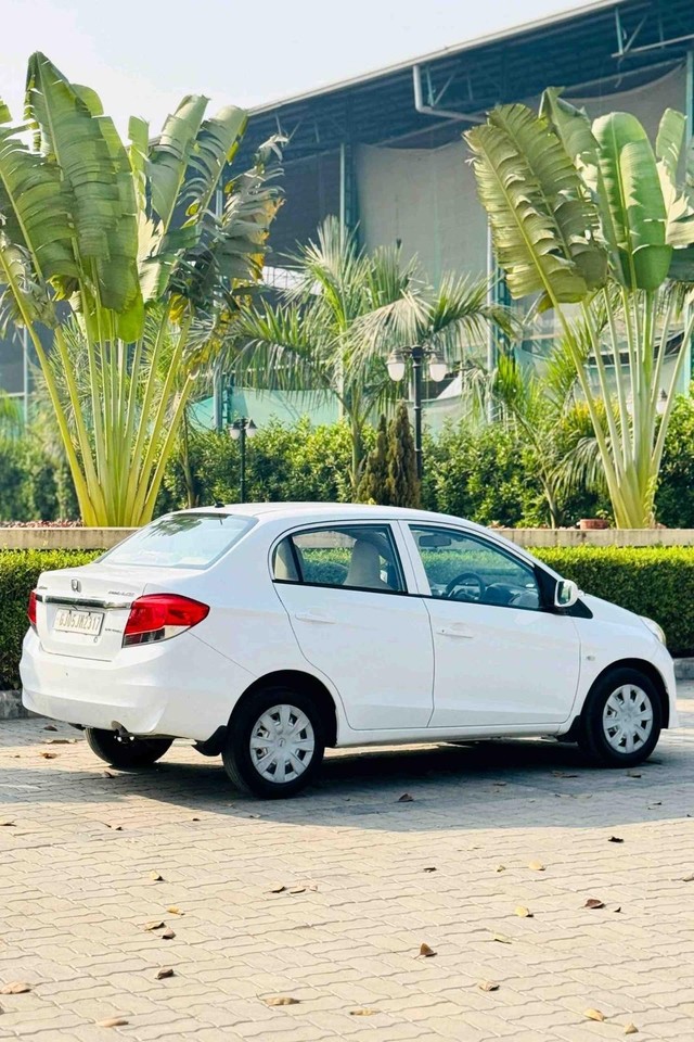 Second-hand 2015 Honda Amaze EX i-Vtech for sale in Surat-3