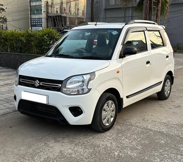 Second-hand 2022 Maruti Wagon R CNG LXI for sale in Indore-4