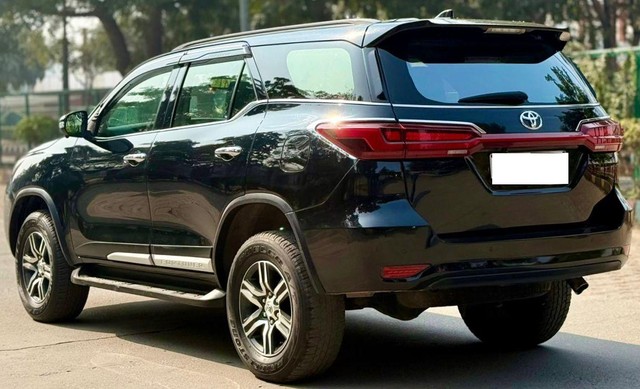 Second-hand 2019 Toyota Fortuner 2.8 2WD AT BSIV for sale in New Delhi-9