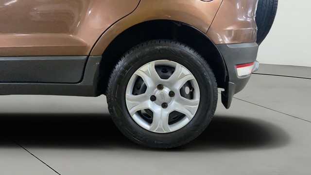 Second-hand 2017 Ford Ecosport 1.5 Diesel Trend BSIV for sale in Surat-26