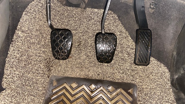 Second-hand 2017 Ford Ecosport 1.5 Diesel Trend BSIV for sale in Surat-14