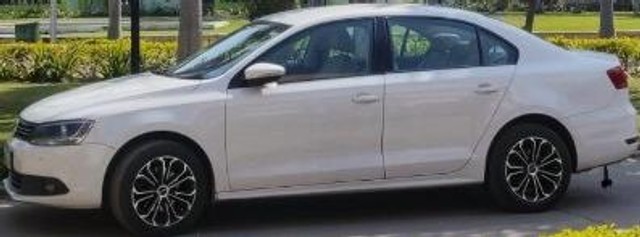 Second-hand 2013 Volkswagen Jetta 2.0L TDI Comfortline for sale in Bathinda-1
