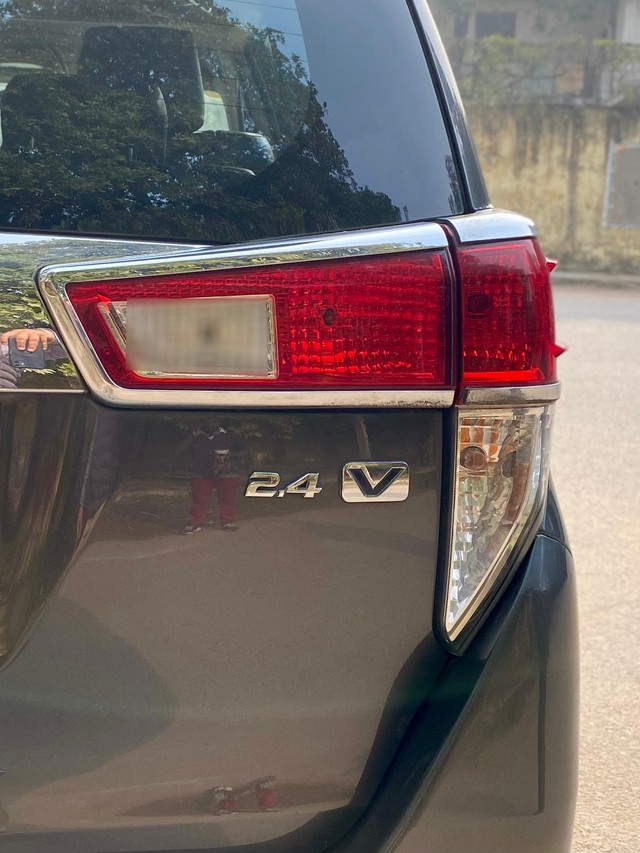 Toyota Innova Crysta 2.4 VX MT 8S BSIV Second-hand 2018 Toyota Innova Crysta 2.4 VX MT 8S BSIV for sale in New Delhi-21