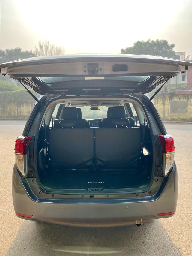 Toyota Innova Crysta 2.4 VX MT 8S BSIV Second-hand 2018 Toyota Innova Crysta 2.4 VX MT 8S BSIV for sale in New Delhi-20