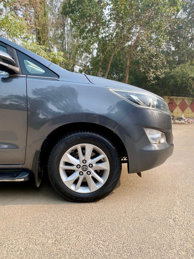 Toyota Innova Crysta 2.4 VX MT 8S BSIV Second-hand 2018 Toyota Innova Crysta 2.4 VX MT 8S BSIV for sale in New Delhi-6