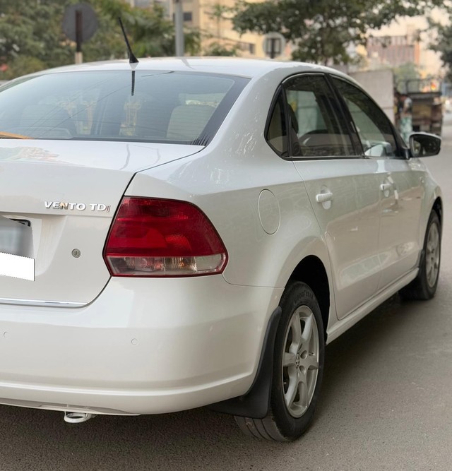 Second-hand 2013 Volkswagen Vento Diesel Highline for sale in Rajkot-9