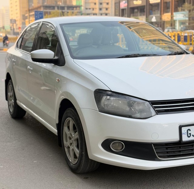 Second-hand 2013 Volkswagen Vento Diesel Highline for sale in Rajkot-14