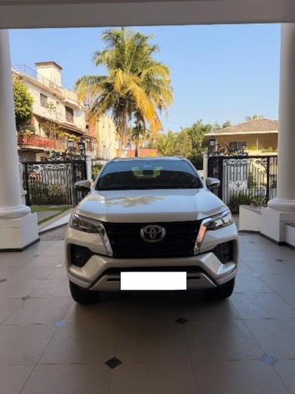 Second-hand 2025 Toyota Fortuner 4X2 Diesel AT for sale in Mangalore