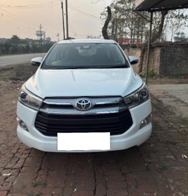 Second-hand 2017 Toyota Innova Crysta 2.4 VX MT BSIV for sale in Meerut-1