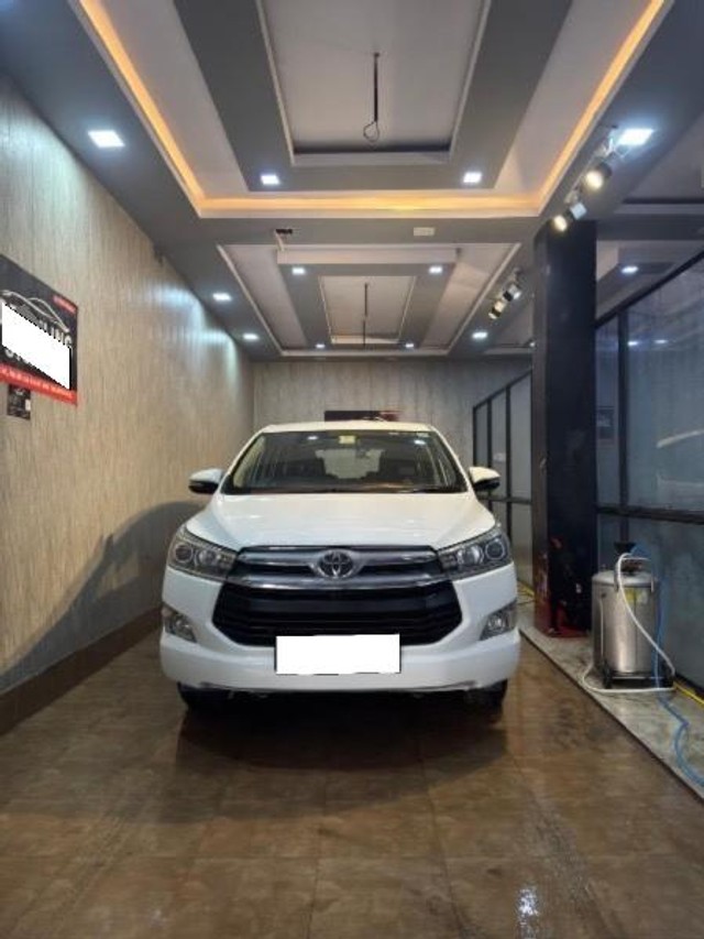 Second-hand 2017 Toyota Innova Crysta 2.4 VX MT BSIV for sale in Meerut-9
