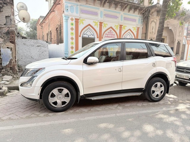 Second-hand 2017 Mahindra XUV500 R W10 FWD for sale in Bareilly-6