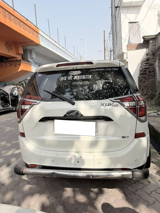 Second-hand 2017 Mahindra XUV500 R W10 FWD for sale in Bareilly-1