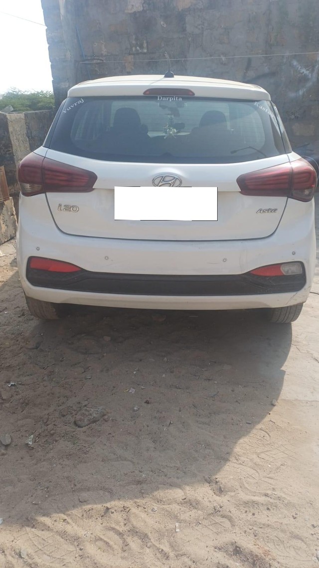 Second-hand 2018 Hyundai i20 1.4 Asta for sale in Jamnagar-1