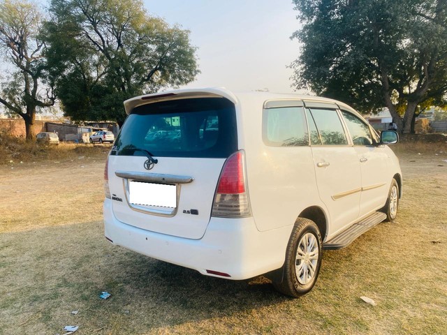 Second-hand 2009 Toyota Innova 2.5 E for sale in Ahmedabad-10
