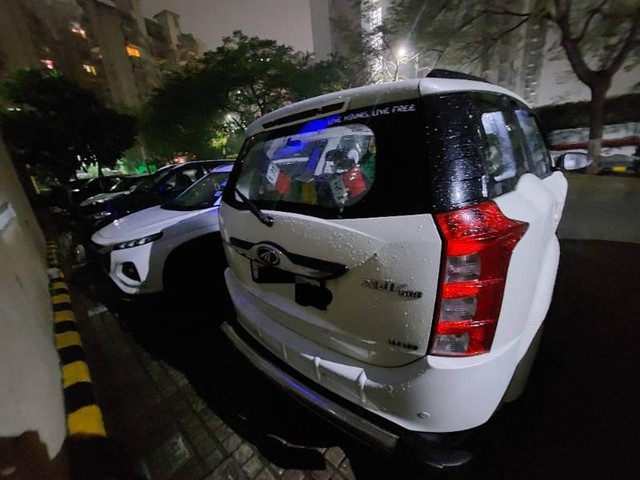 Second-hand 2016 Mahindra XUV500 W10 2WD for sale in Greater Noida-7