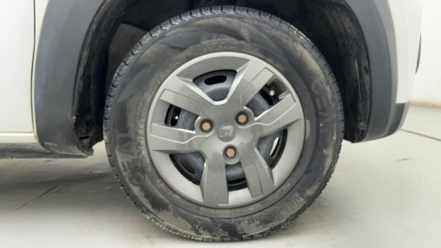 Second-hand 2019 Renault KWID 1.0 RXT Opt for sale in Ahmedabad-17