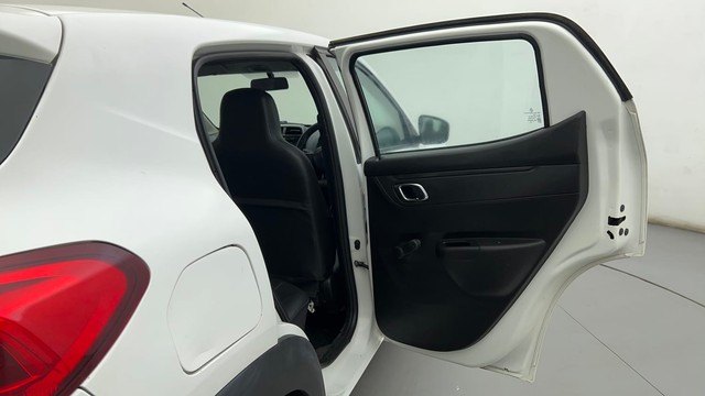 Second-hand 2019 Renault KWID 1.0 RXT Opt for sale in Ahmedabad-24