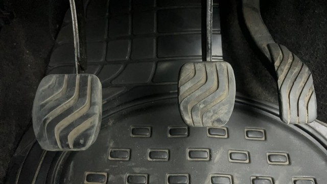 Second-hand 2019 Renault KWID 1.0 RXT Opt for sale in Ahmedabad-14