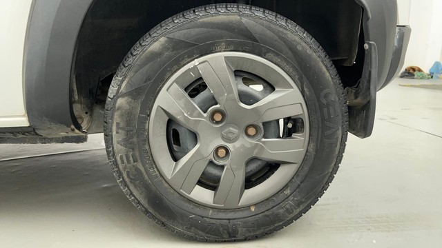 Second-hand 2019 Renault KWID 1.0 RXT Opt for sale in Ahmedabad-19