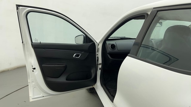 Second-hand 2019 Renault KWID 1.0 RXT Opt for sale in Ahmedabad-34