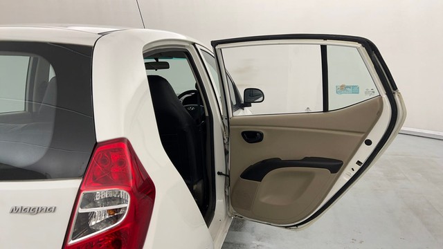 Second-hand 2015 Hyundai i10 Magna 1.1 for sale in Kanpur-35