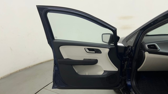 Second-hand 2024 Tata Altroz XZA DCT for sale in Mumbai-32