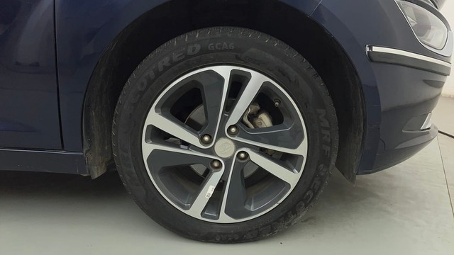 Second-hand 2024 Tata Altroz XZA DCT for sale in Mumbai-17