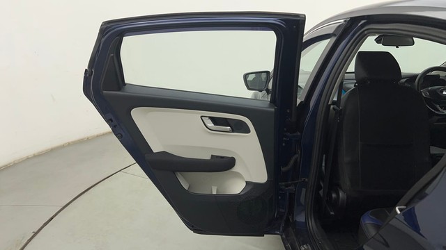 Second-hand 2024 Tata Altroz XZA DCT for sale in Mumbai-26